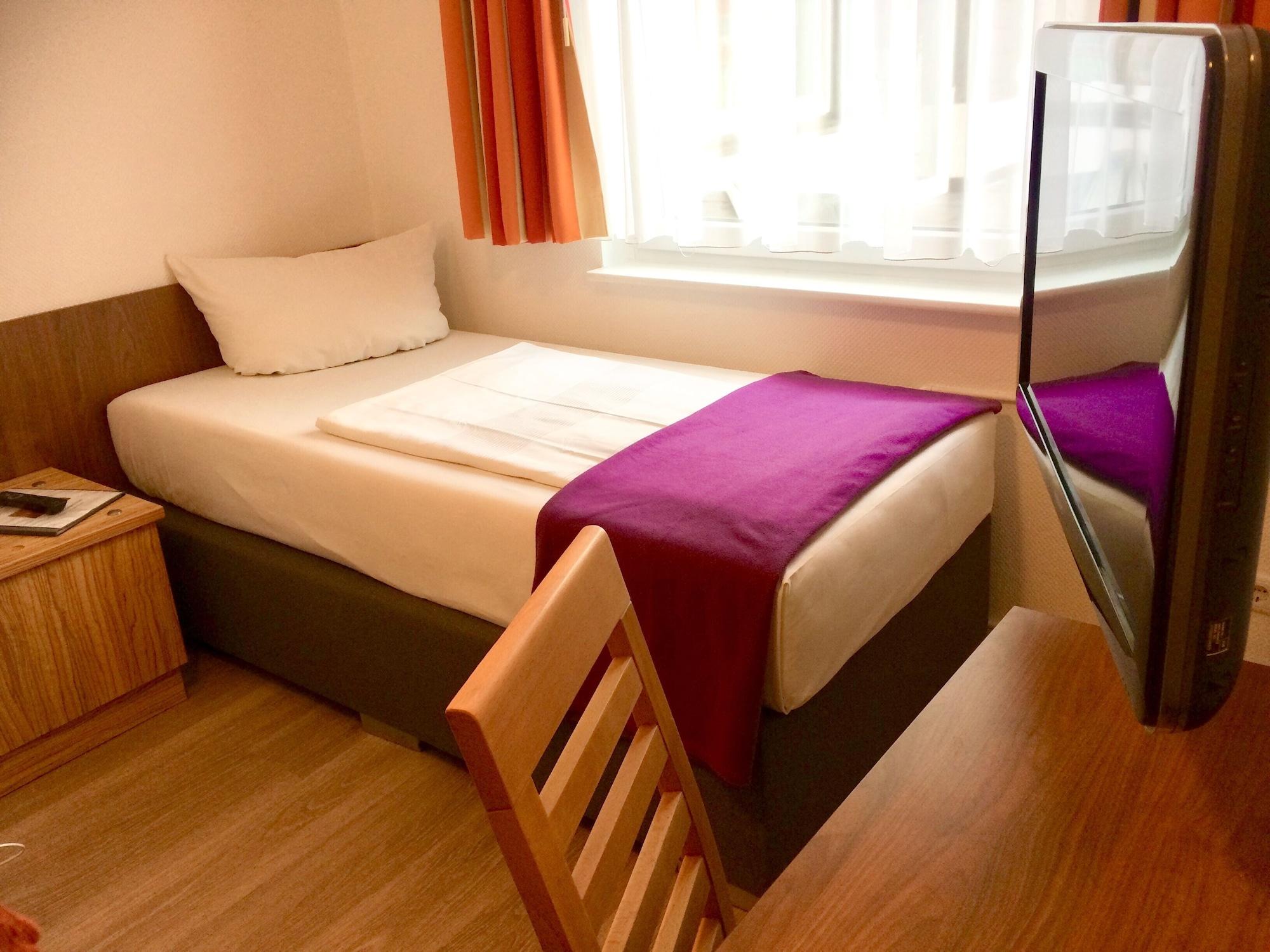 Triton Otel Köln Dış mekan fotoğraf